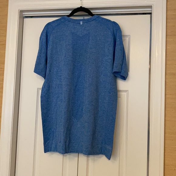 Men’s Nike Running Drifit Tee-Size L - Picture 4 of 4